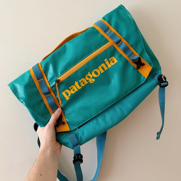 Patagonia Handbags - Patagonia 12L Mini Black Hole Messenger Bag